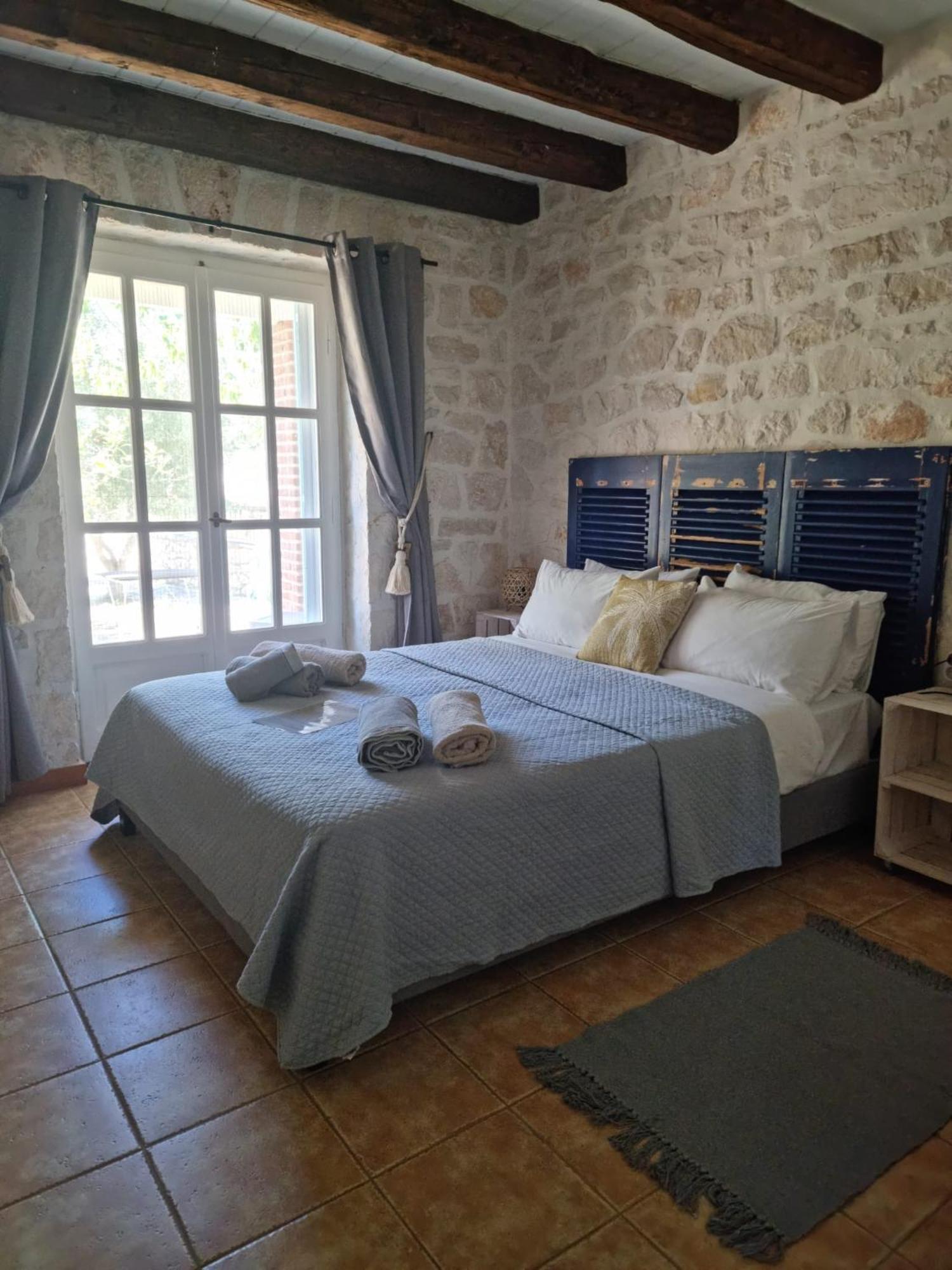 Villa Leia, Luxury Villa For 6 People With Pool Kalamaki  Exterior photo