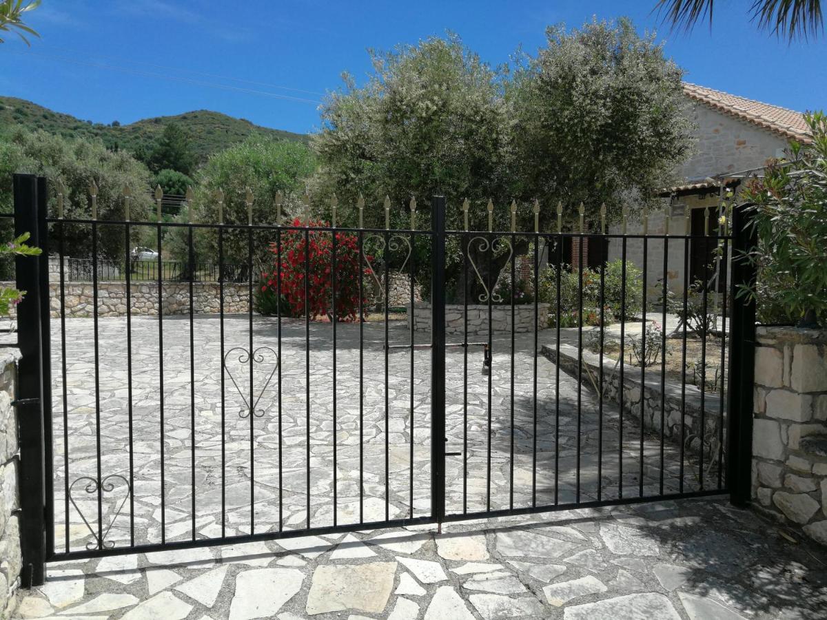 Villa Leia, Luxury Villa For 6 People With Pool Kalamaki  Exterior photo